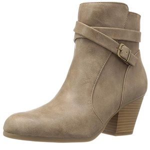 A2 Aerosoles Invitation Boot 7 Taupe